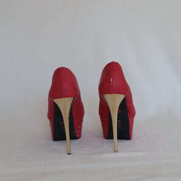 Red Sky high Gold Stiletto Platform heels - Picture 2 of 13